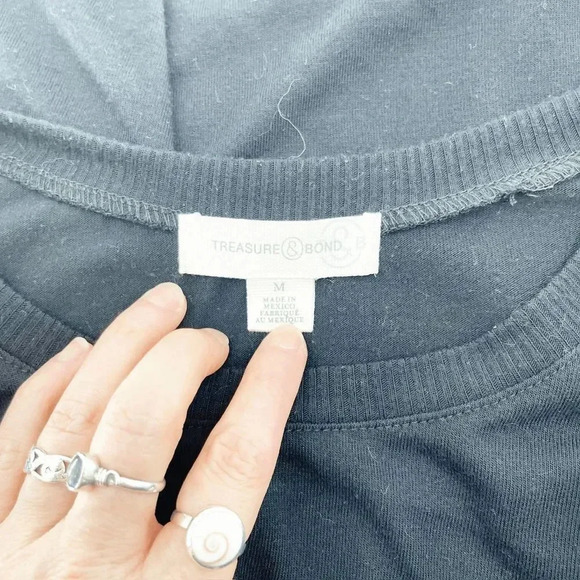 Treassure & Bond Balloon Long Sleeve Top Women's Size M Black Pullover - Picture 3 of 4